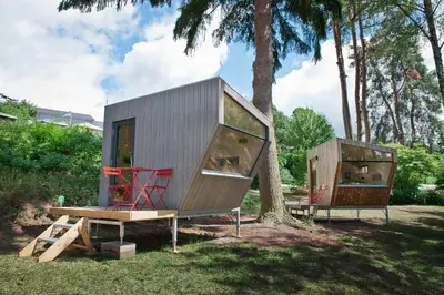 Ein Garten an der Unterkunft Sleep Space 4 - Salemer See