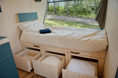 Ein Bett oder Betten in einem Zimmer der Unterkunft Sleep Space 4 - Salemer See