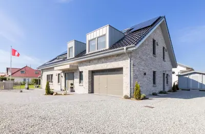 Das Gebäude in dem sich die Ferienwohnung befindet