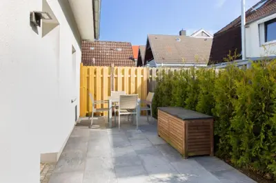 Das Gebäude in dem sich das Ferienhaus befindet