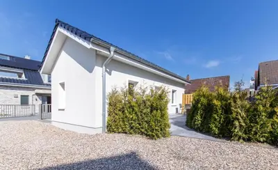 Das Gebäude in dem sich das Ferienhaus befindet