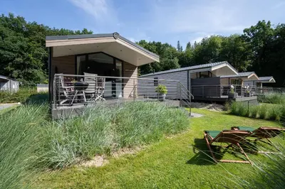 Ein Garten an der Unterkunft Ostseecamp Lübecker Bucht Casa del Mar mit kostenfreier Saunanutzung