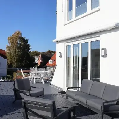 Große Penthouse Ferienwohnung mit Meerblick