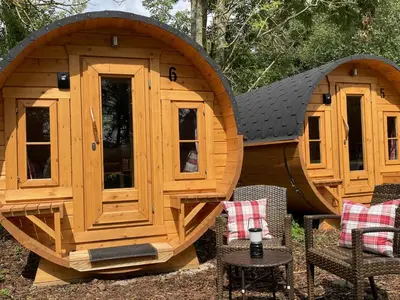 Das Gebäude in dem sich der Campingplatz befindet