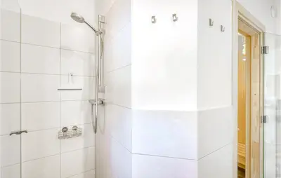 Ein Badezimmer in der Unterkunft Lovely Home In Krems Iiwarderbrück