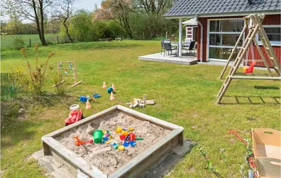 Ein Kinderspielbereich in der Unterkunft Cozy Home In Krems Iiwarderbrück
