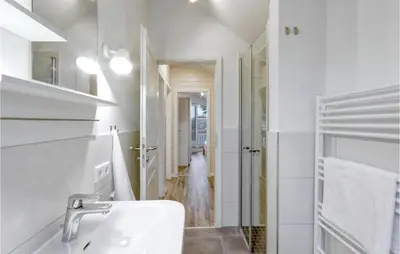Ein Badezimmer in der Unterkunft Cozy Home In Krems Iiwarderbrück