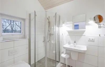 Ein Badezimmer in der Unterkunft Gorgeous Home In Krems Iiwarderbrück