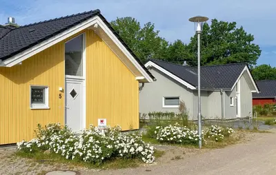 Das Gebäude in dem sich das Ferienhaus befindet