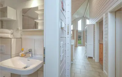 Ein Badezimmer in der Unterkunft Nice Home In Krems Iiwarderbrück