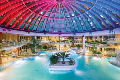 Der Swimmingpool an oder in der Nähe von Appartment bezaubernder Landblick