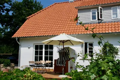 Das Gebäude in dem sich das Ferienhaus befindet