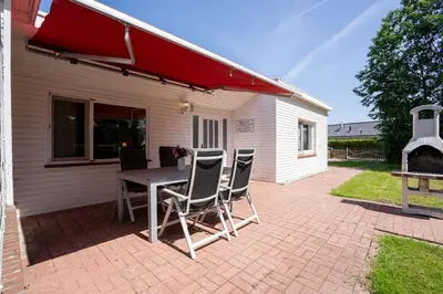 Das Gebäude in dem sich das Ferienhaus befindet