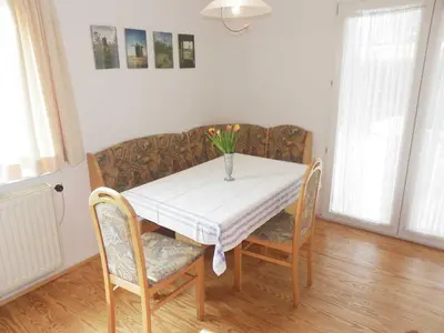 Ein Sitzbereich in der Unterkunft EIC4 Bungalow Bullwinkel