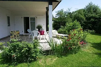 Ein Garten an der Unterkunft EIC4 Bungalow Bullwinkel