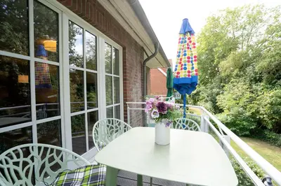 Ein Garten an der Unterkunft Ost11a Ferienwohnung Strandnah