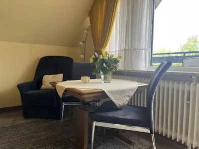 Ein Sitzbereich in der Unterkunft STOE14c Gästehaus Iden, App 1