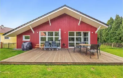 Das Gebäude in dem sich das Ferienhaus befindet