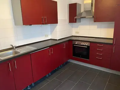 Küche/Küchenzeile in der Unterkunft Zentrale 2-Zimmer Wohnung in Altstadt & Bahnhofsnähe ( überdachte Gartenterasse )