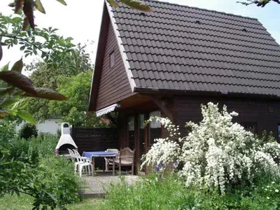 Ein Garten an der Unterkunft Ferienhaus Suda