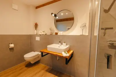 Ein Badezimmer in der Unterkunft Frünn Stuuv