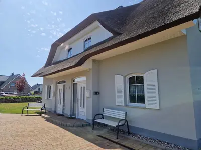 Das Gebäude in dem sich das Ferienhaus befindet