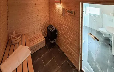 Ein Badezimmer in der Unterkunft Lovely Home In Krems Iiwarderbrück