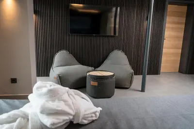 Ein Sitzbereich in der Unterkunft Wellness House Oase Spa mit Whirlpool