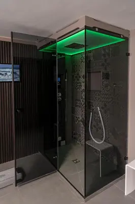 Ein Badezimmer in der Unterkunft Wellness House Oase Spa mit Whirlpool