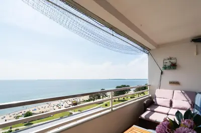Ein allgemeiner Meerblick oder ein Meerblick von der Ferienwohnung aus